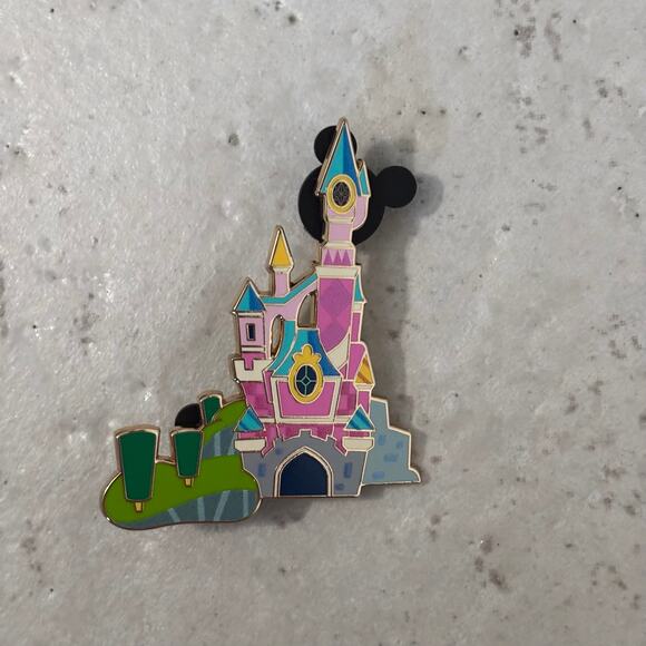 Disney Destination D23 2025 WDI MOG LE 500 Mystery Pin Disneyland Paris Castle - Picture 1 of 2